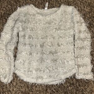 Xhilaration Fuzzy White Sweater girls size M 7/8
